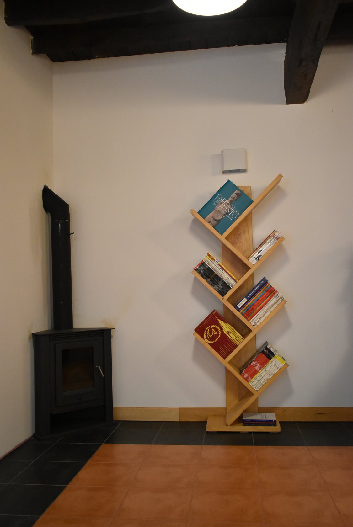 Estante para Livros em Madeira de Pinho